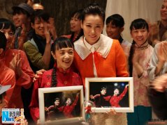 ���հ������40����Ļ���  ����ëŮ��Խ����Խ����